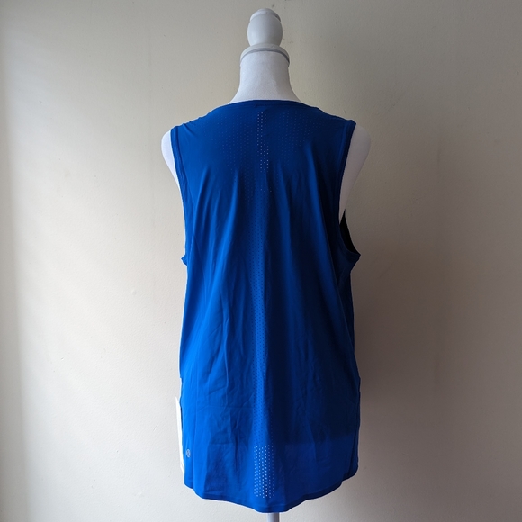 Lululemon Run On Tank Blue Size 8 NWT - Picture 2 of 5